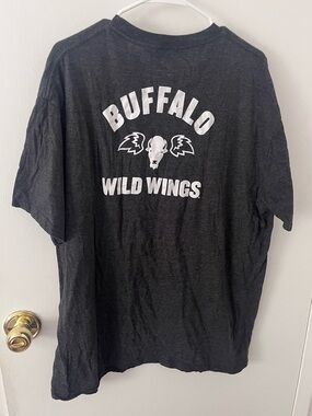 Buffalo Wild Wings Charcoal Gray Tee Unisex T-Shirt Size 2X Merch